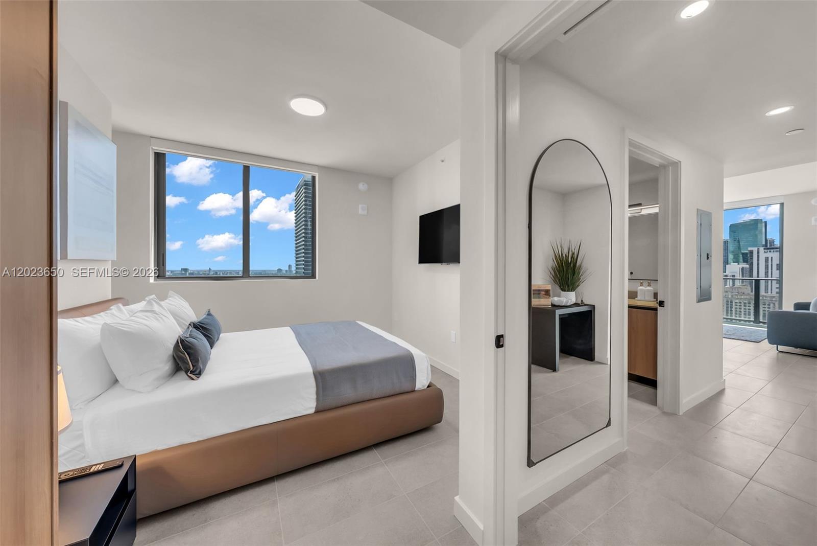121 NE 5th St #3401 Miami, FL 33132