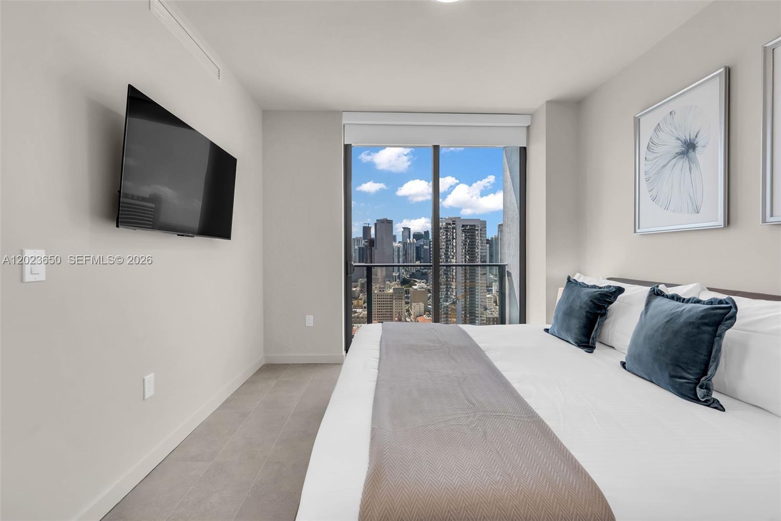 121 NE 5th St #3401 Miami, FL 33132