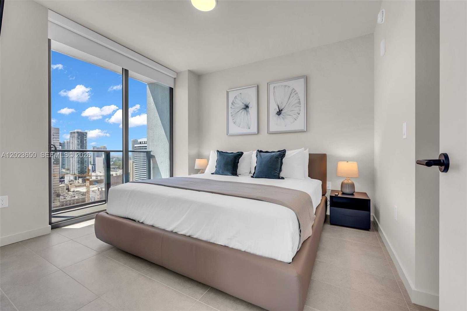 121 NE 5th St #3401 Miami, FL 33132