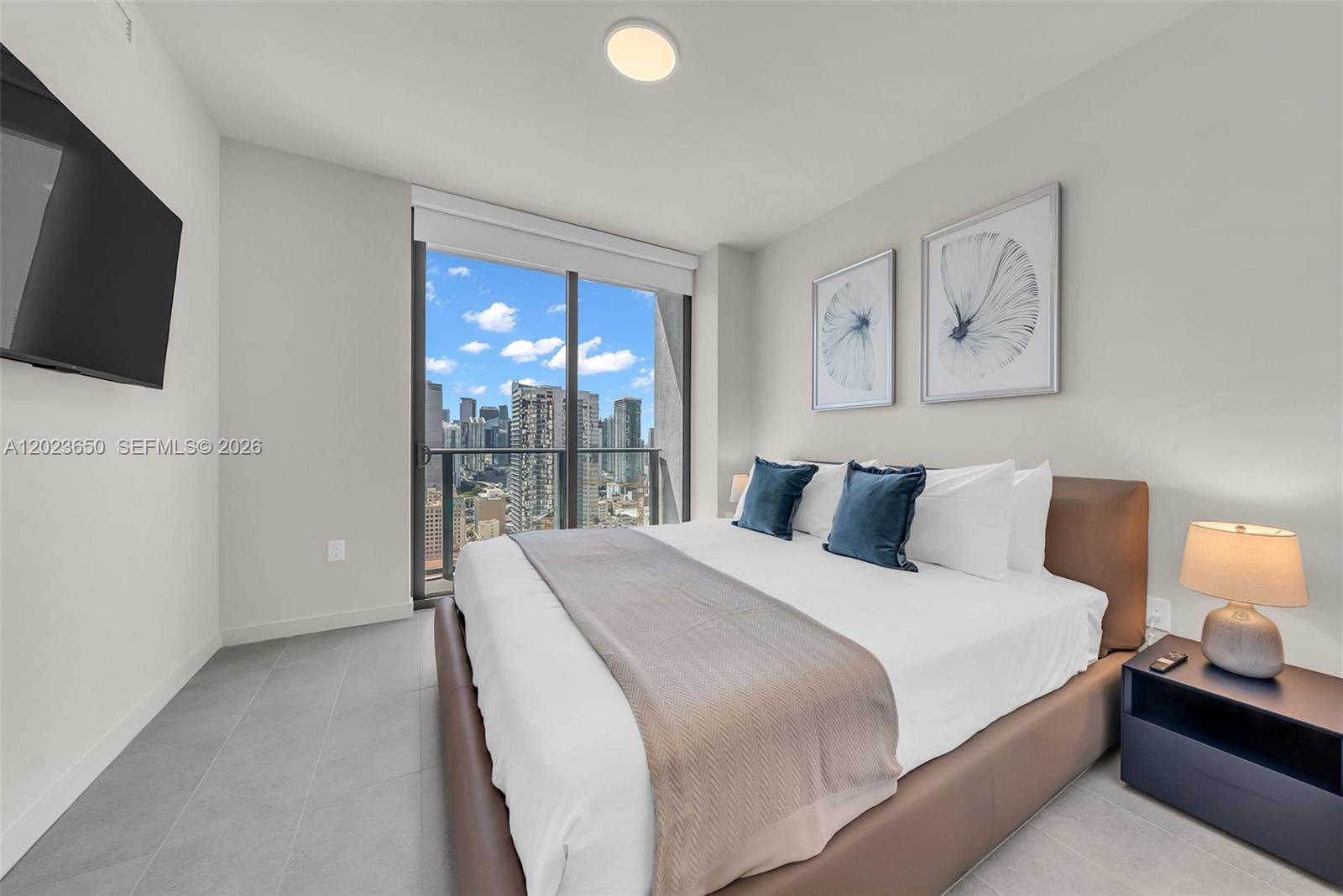 121 NE 5th St #3401 Miami, FL 33132