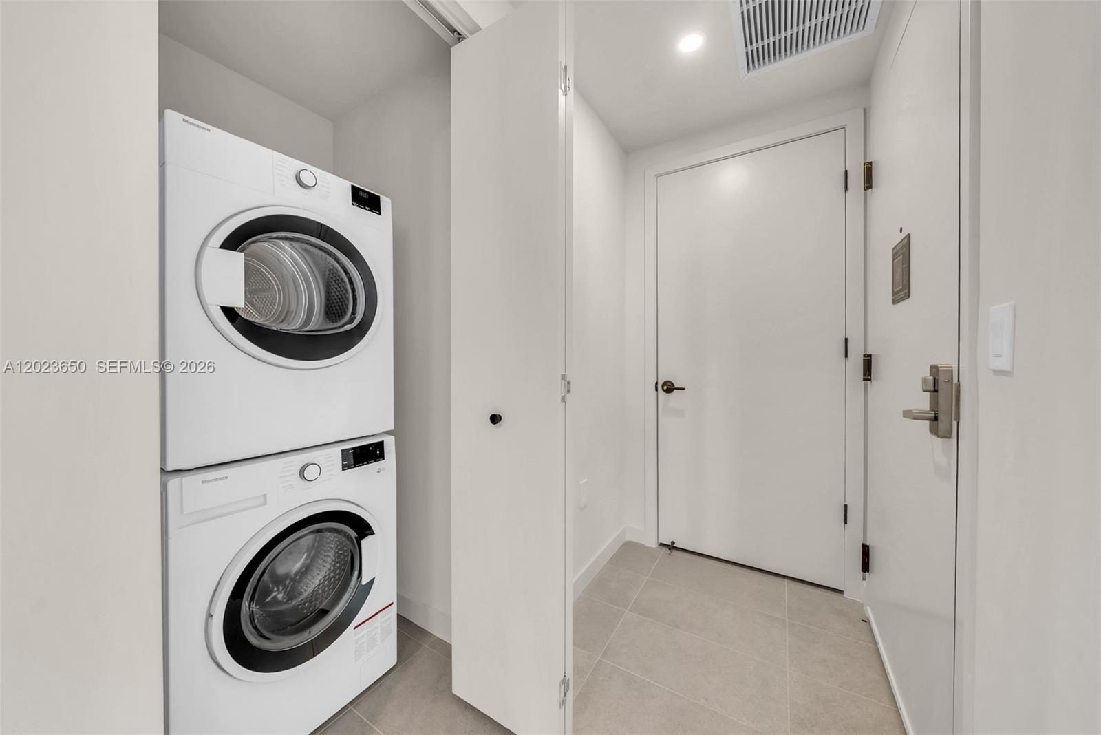 121 NE 5th St #3401 Miami, FL 33132