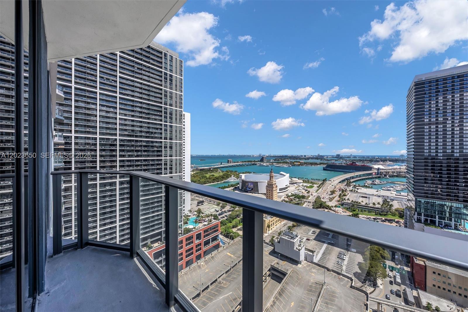 121 NE 5th St #3401 Miami, FL 33132