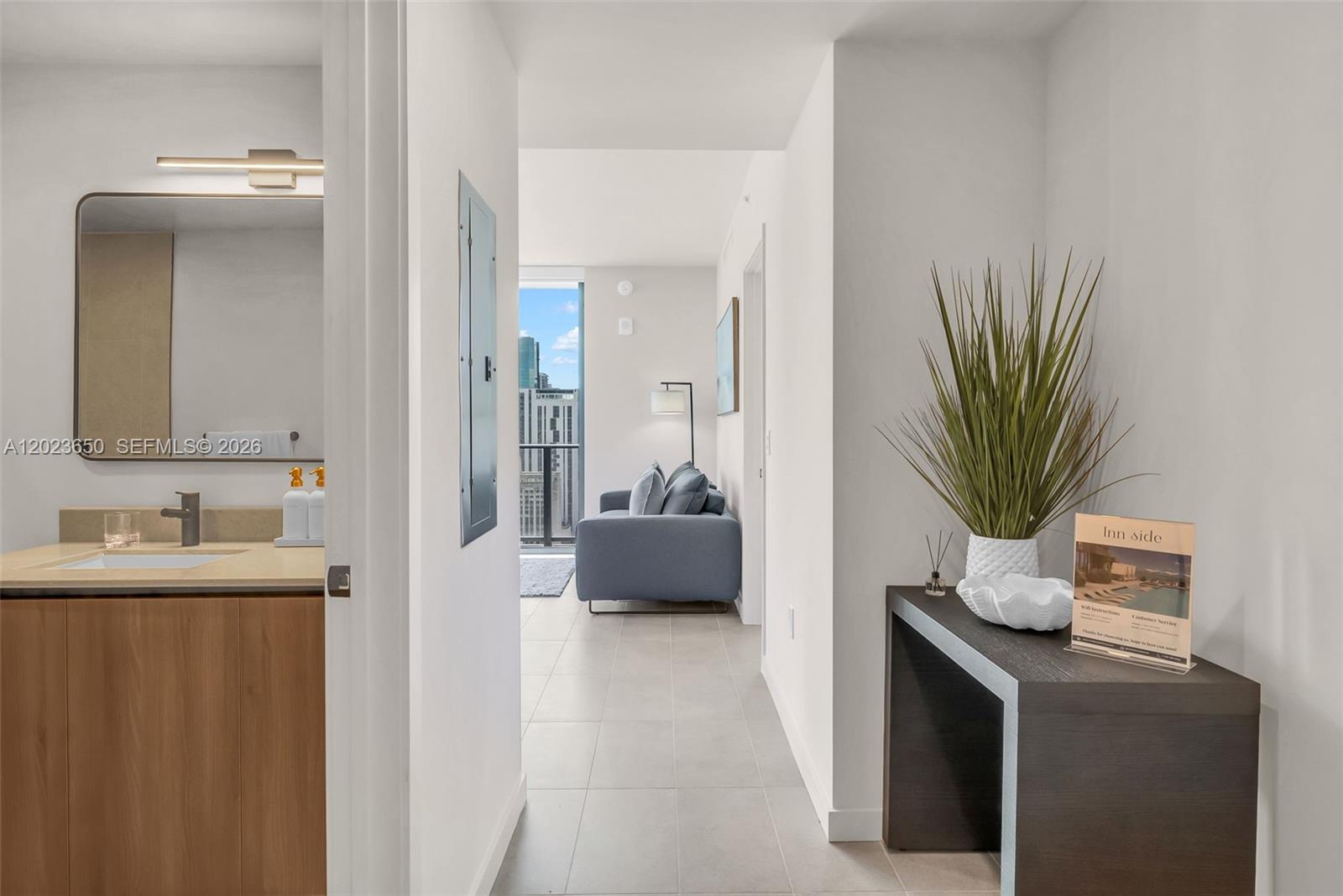 121 NE 5th St #3401 Miami, FL 33132