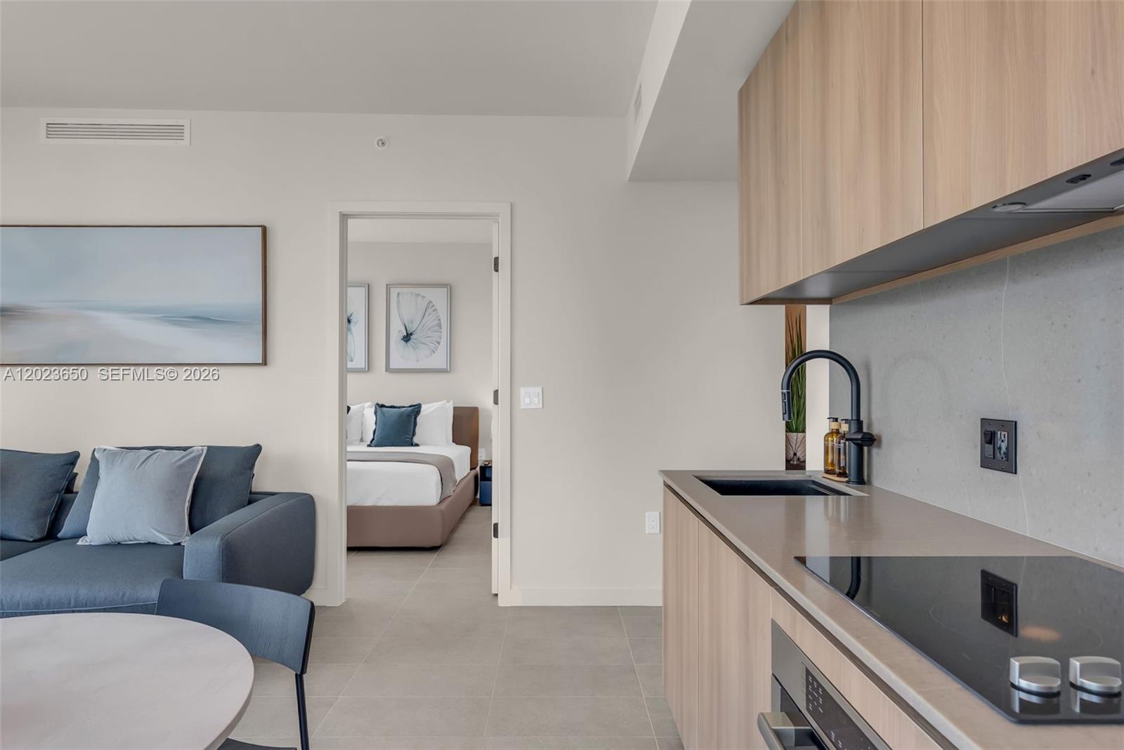 121 NE 5th St #3401 Miami, FL 33132