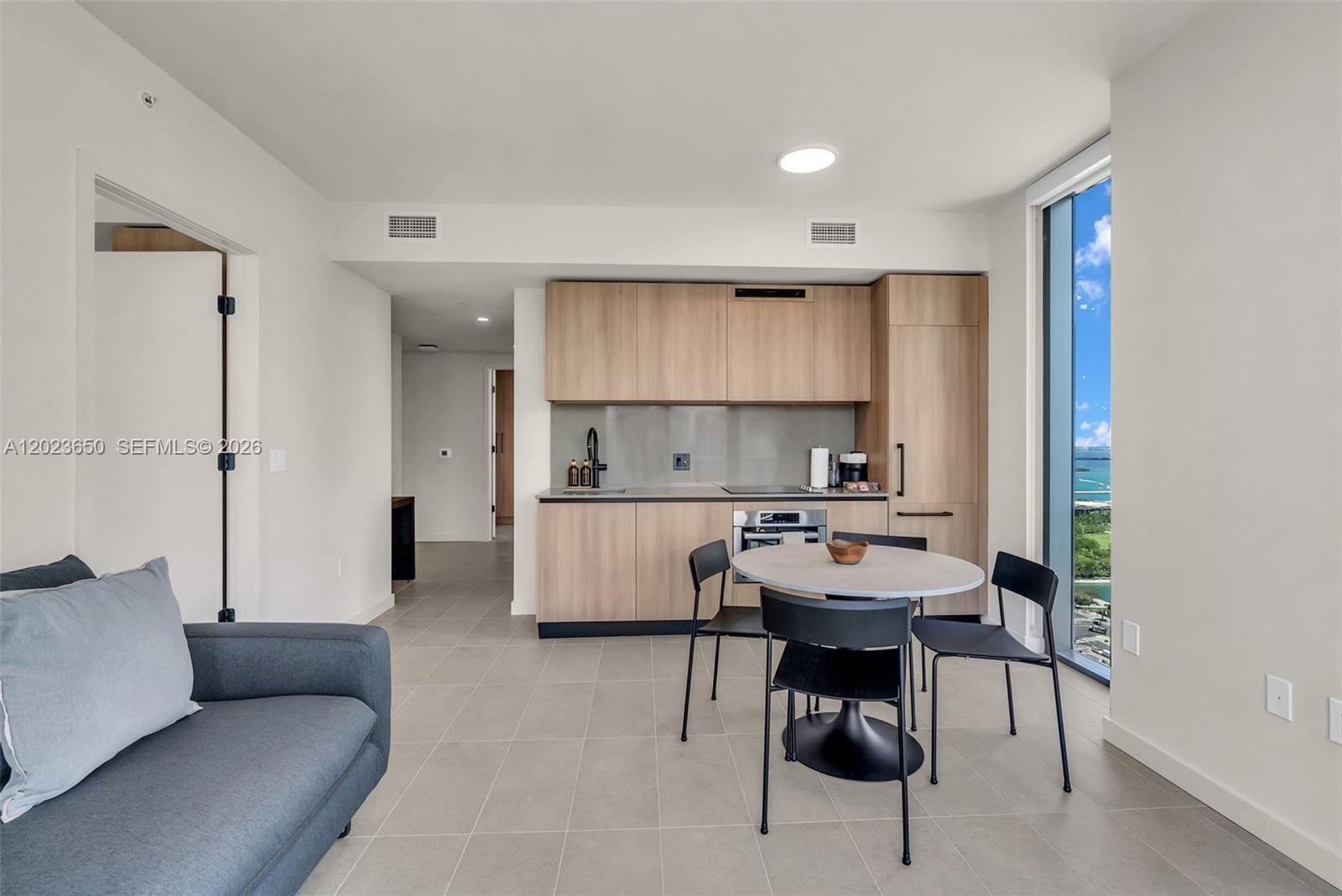 121 NE 5th St #3401 Miami, FL 33132