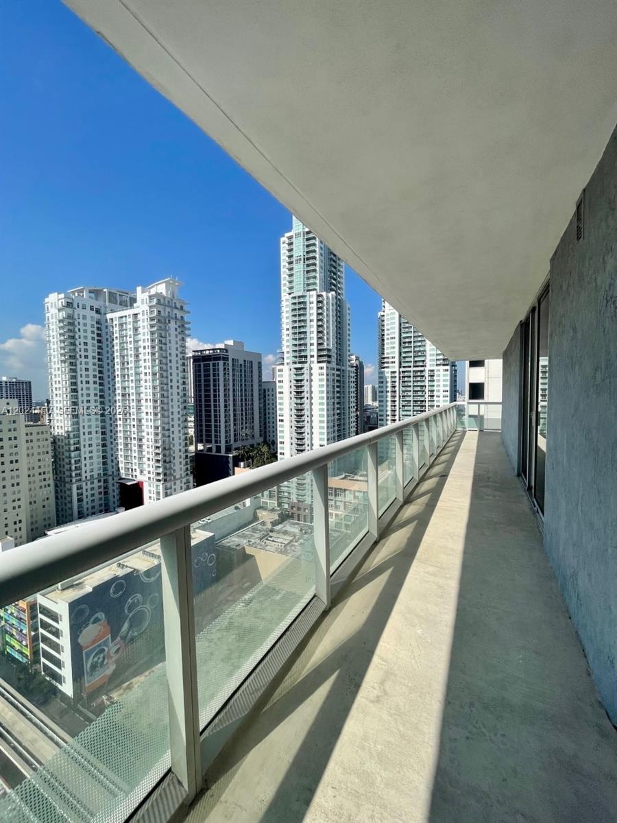 50 Biscayne Blvd #2401 Miami, FL 33132