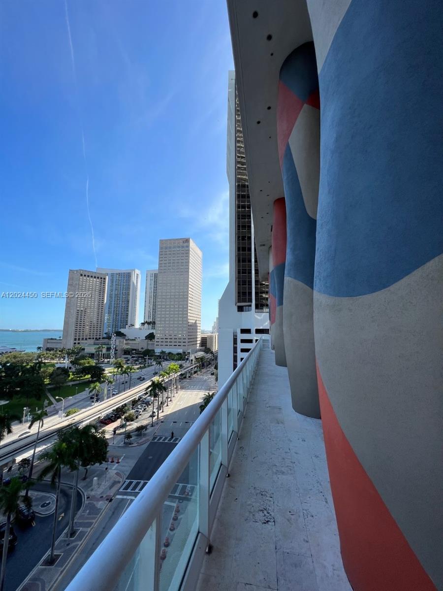 50 Biscayne Blvd #2401 Miami, FL 33132