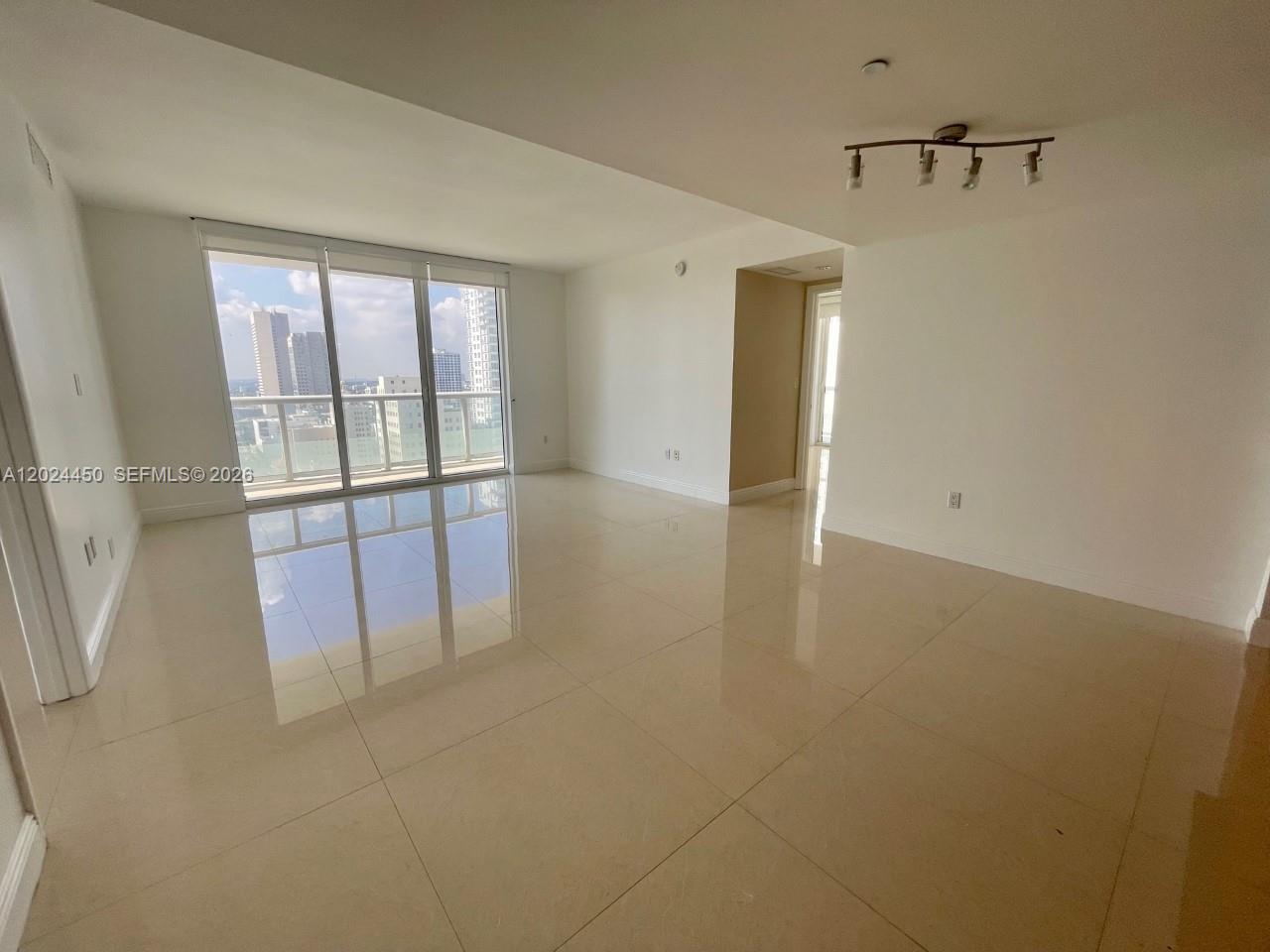 50 Biscayne Blvd #2401 Miami, FL 33132