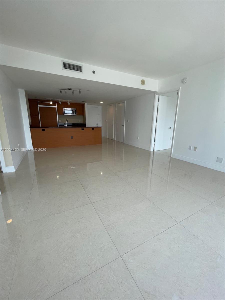 50 Biscayne Blvd #2401 Miami, FL 33132