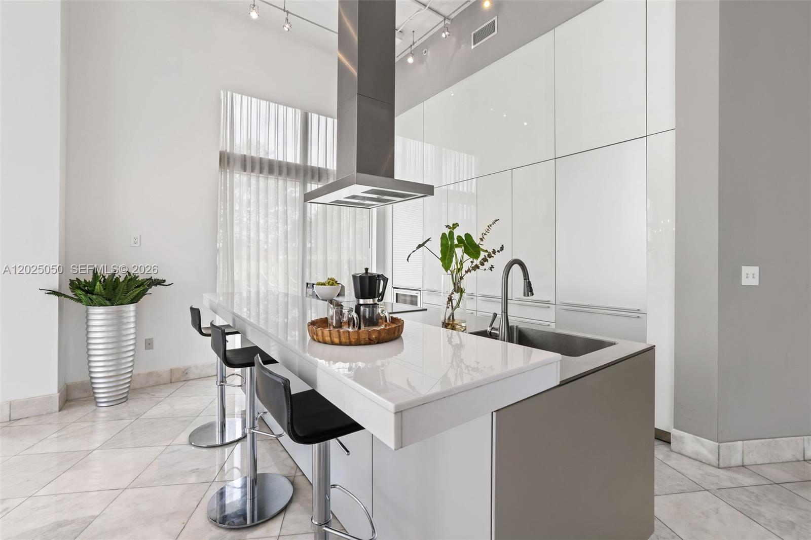 2001 Meridian Ave #101 Miami Beach, FL 33139