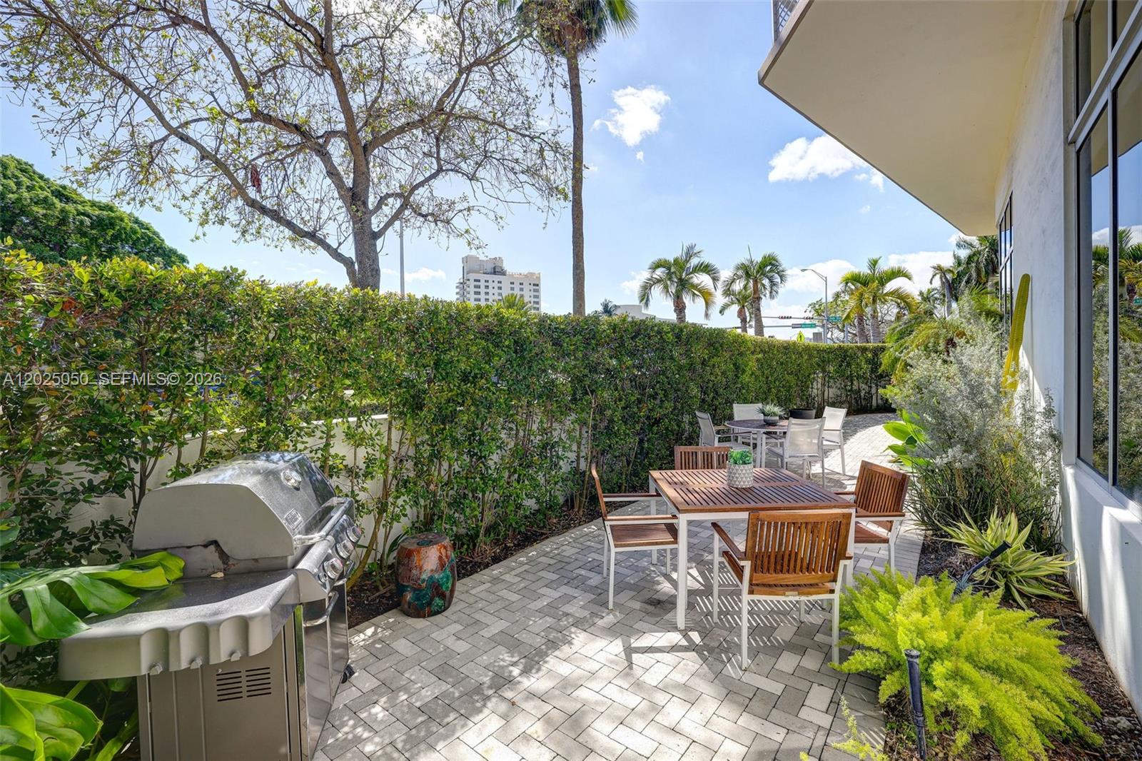 2001 Meridian Ave #101 Miami Beach, FL 33139