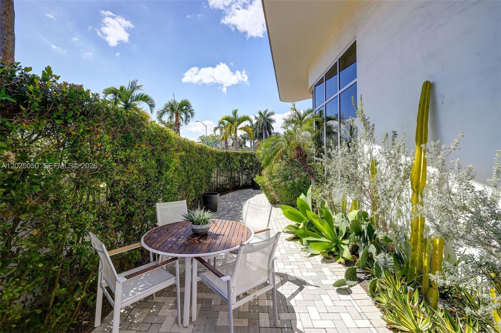 2001 Meridian Ave #101 Miami Beach, FL 33139