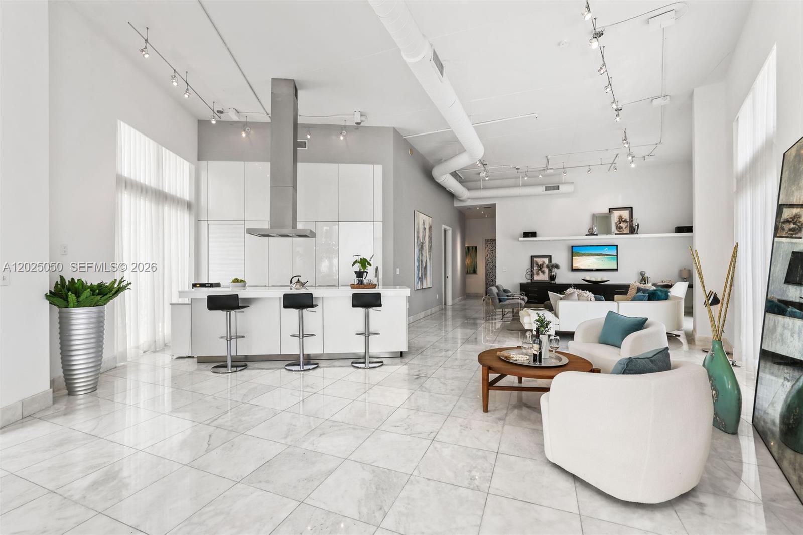 2001 Meridian Ave #101 Miami Beach, FL 33139
