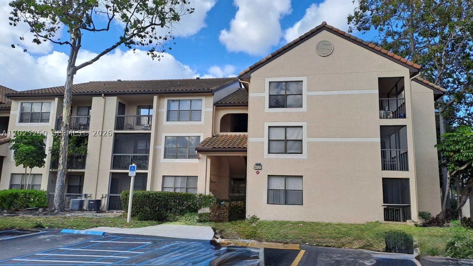 4521 W Mcnab Rd #30