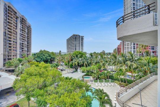 151 SE 15th Rd #502 Miami, FL 33129