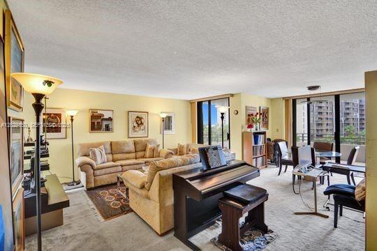 151 SE 15th Rd #502 Miami, FL 33129