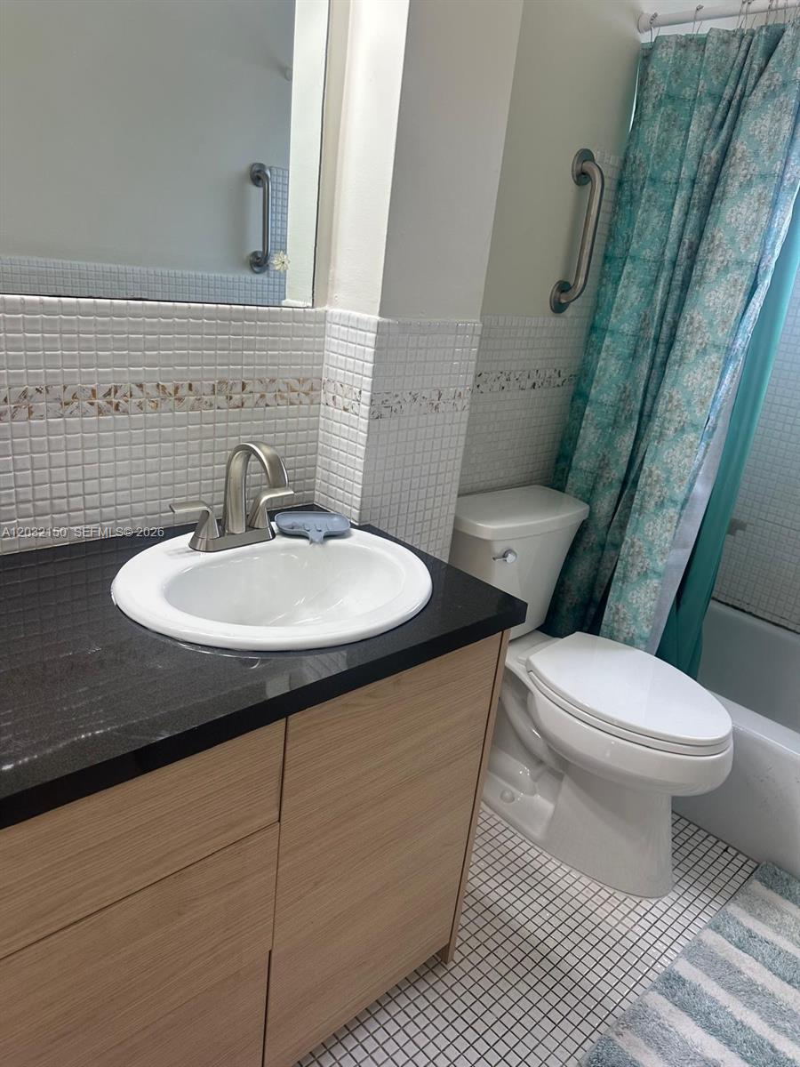 160 NE 8th Ave #25A Hallandale Beach, FL 33009