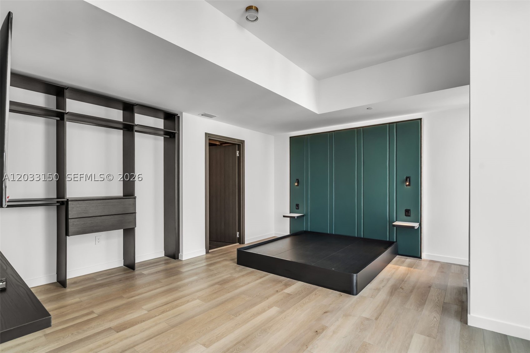 image E11EVEN Hotel & Residences11