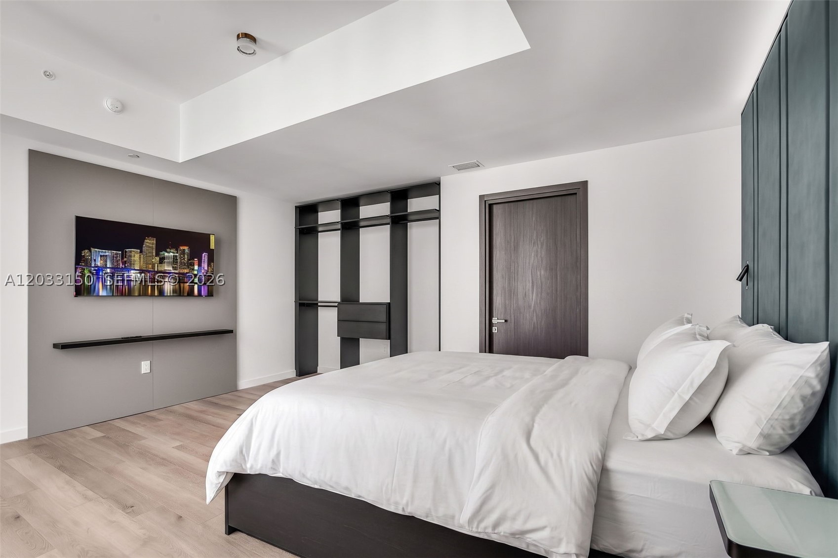 image E11EVEN Hotel & Residences14