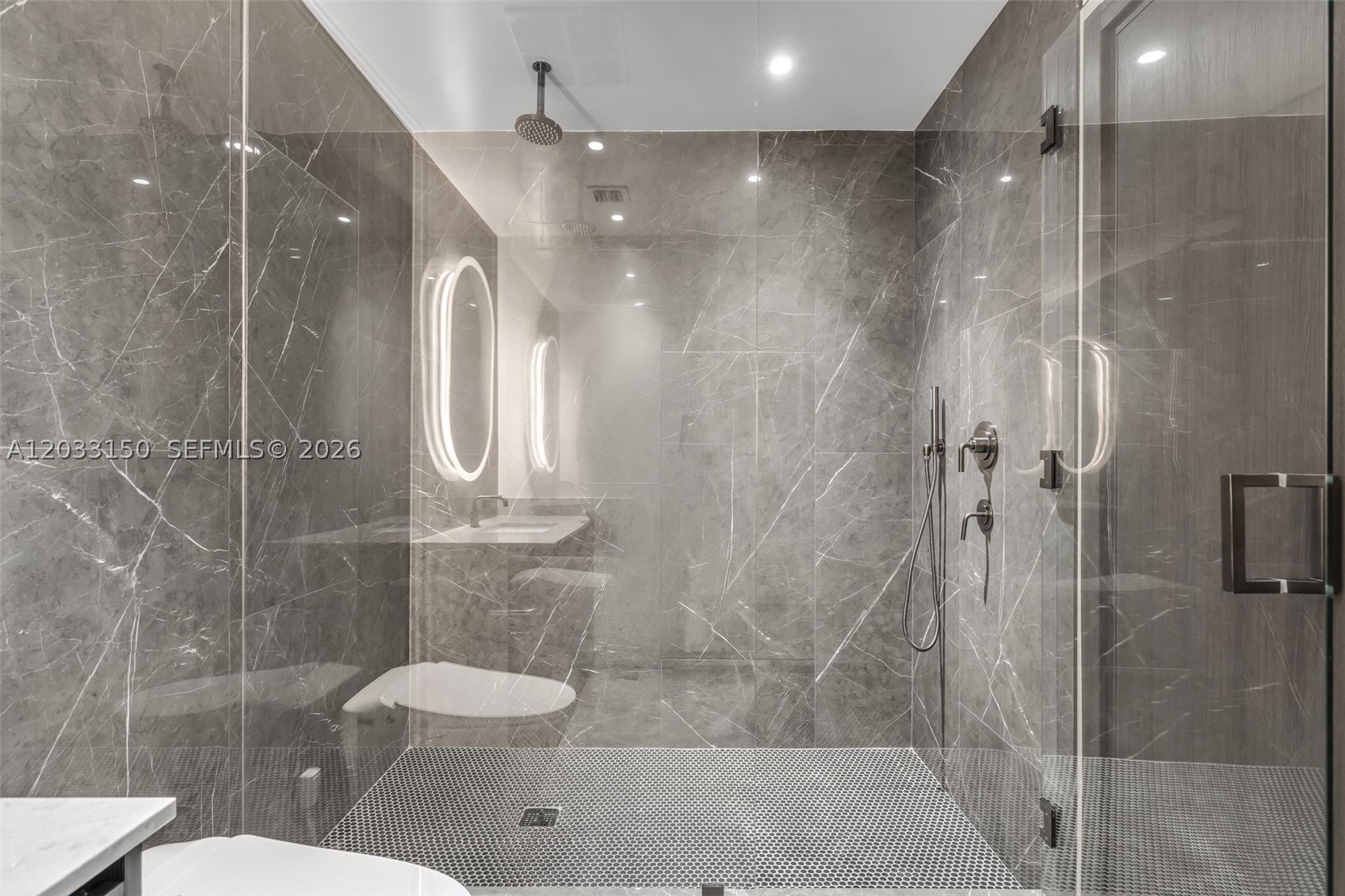 image E11EVEN Hotel & Residences18