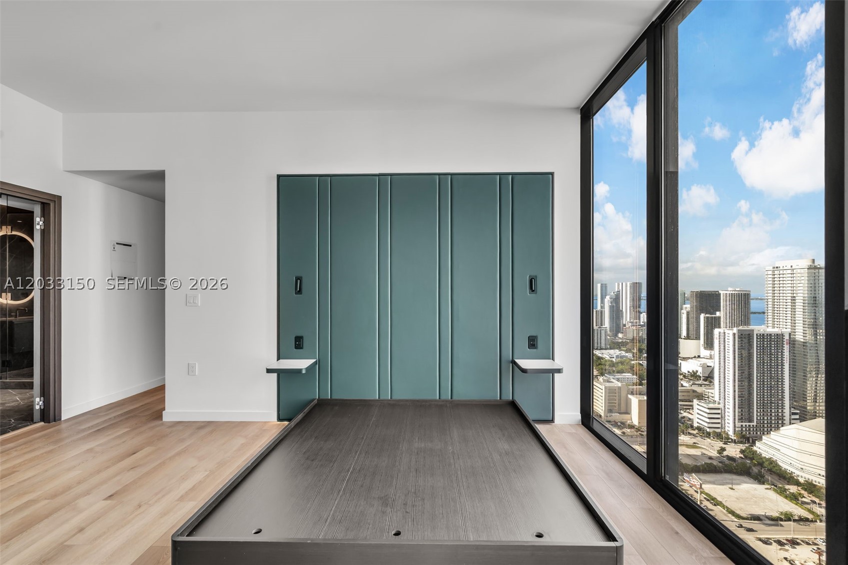 image E11EVEN Hotel & Residences22