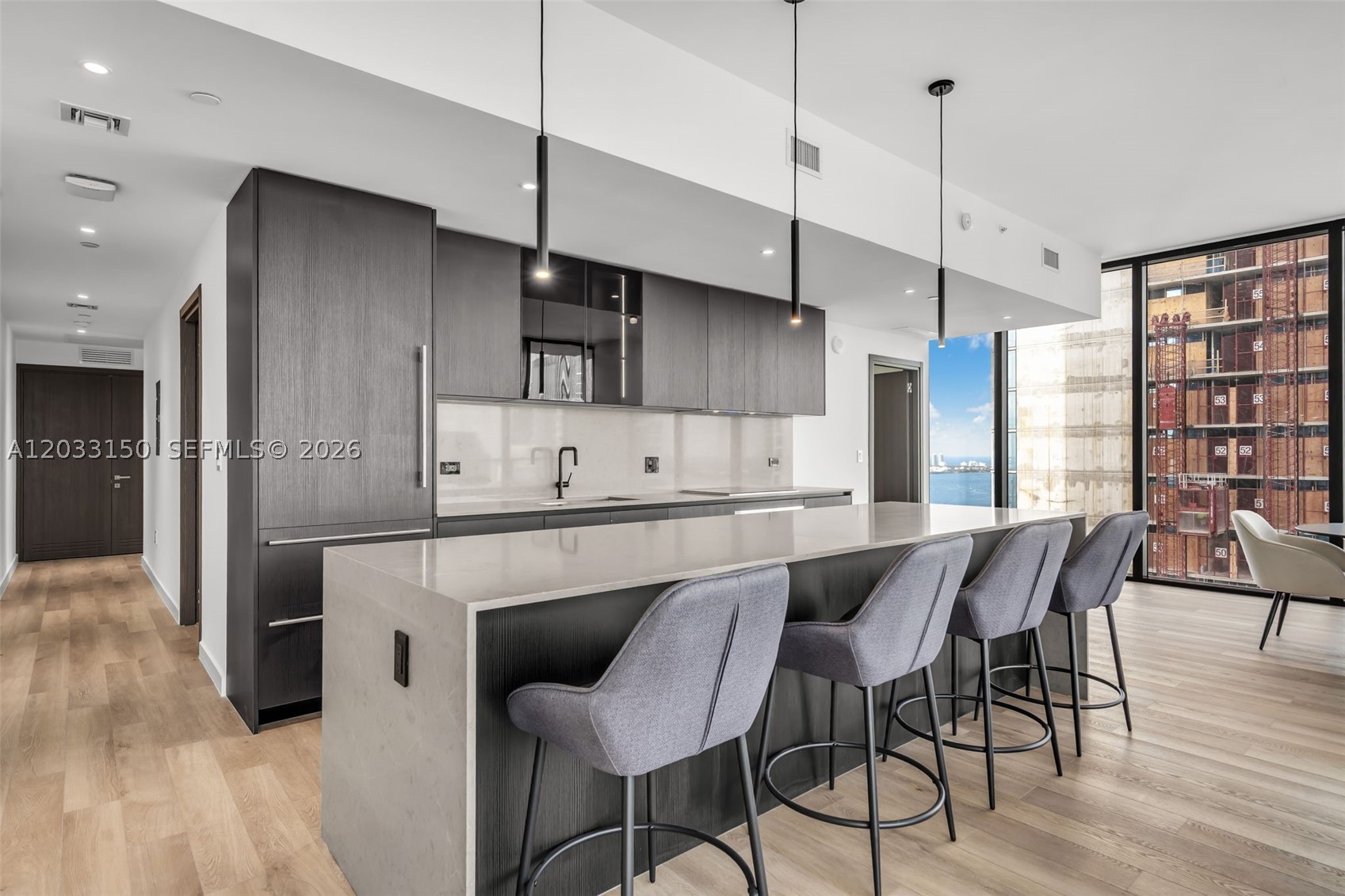 image E11EVEN Hotel & Residences2