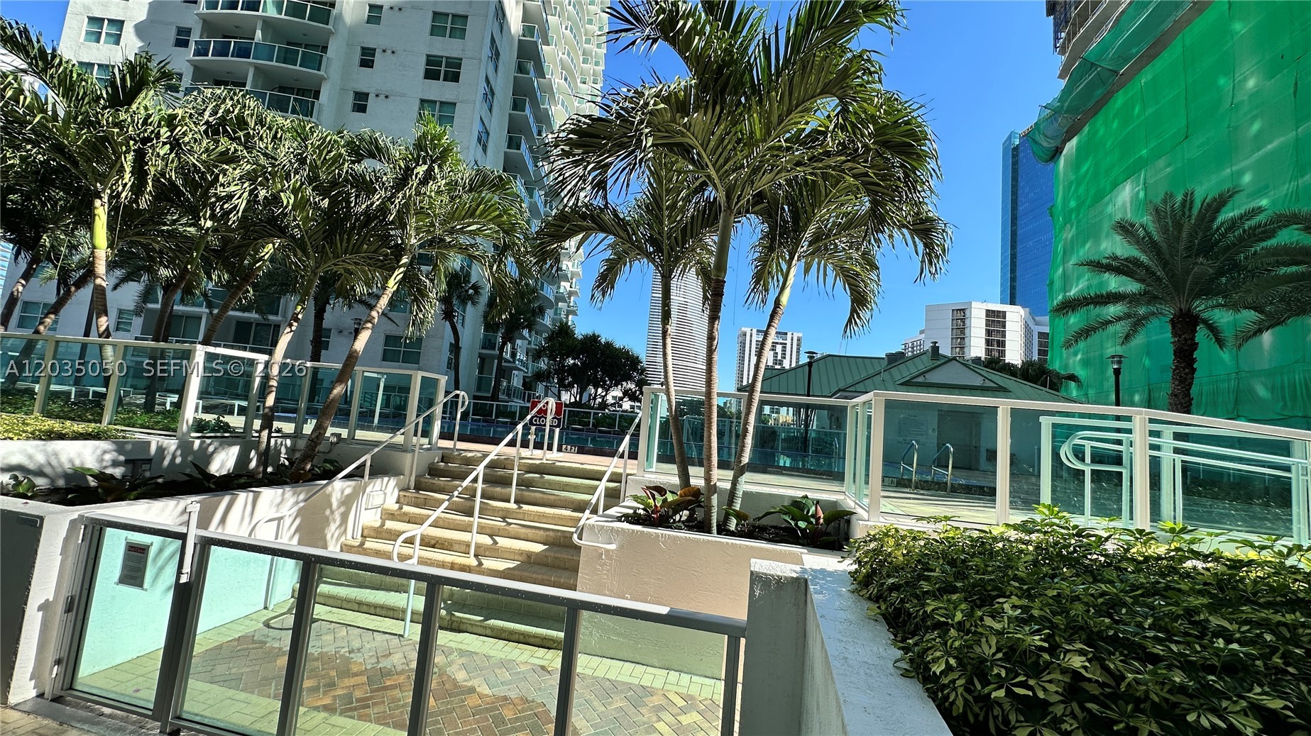 image Brickell on the River South27