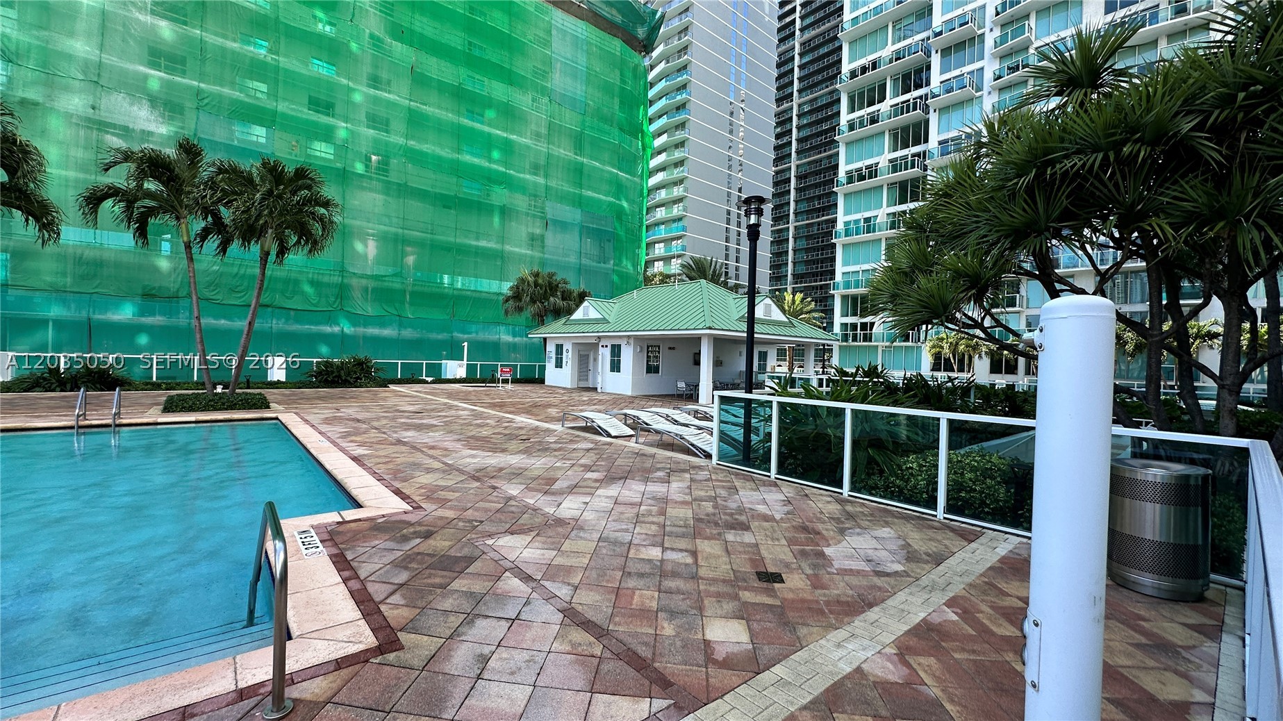 image Brickell on the River South32