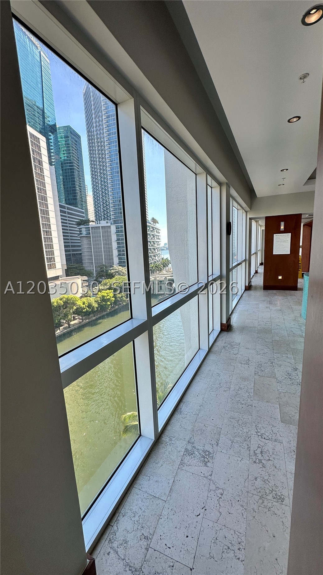 image Brickell on the River South39