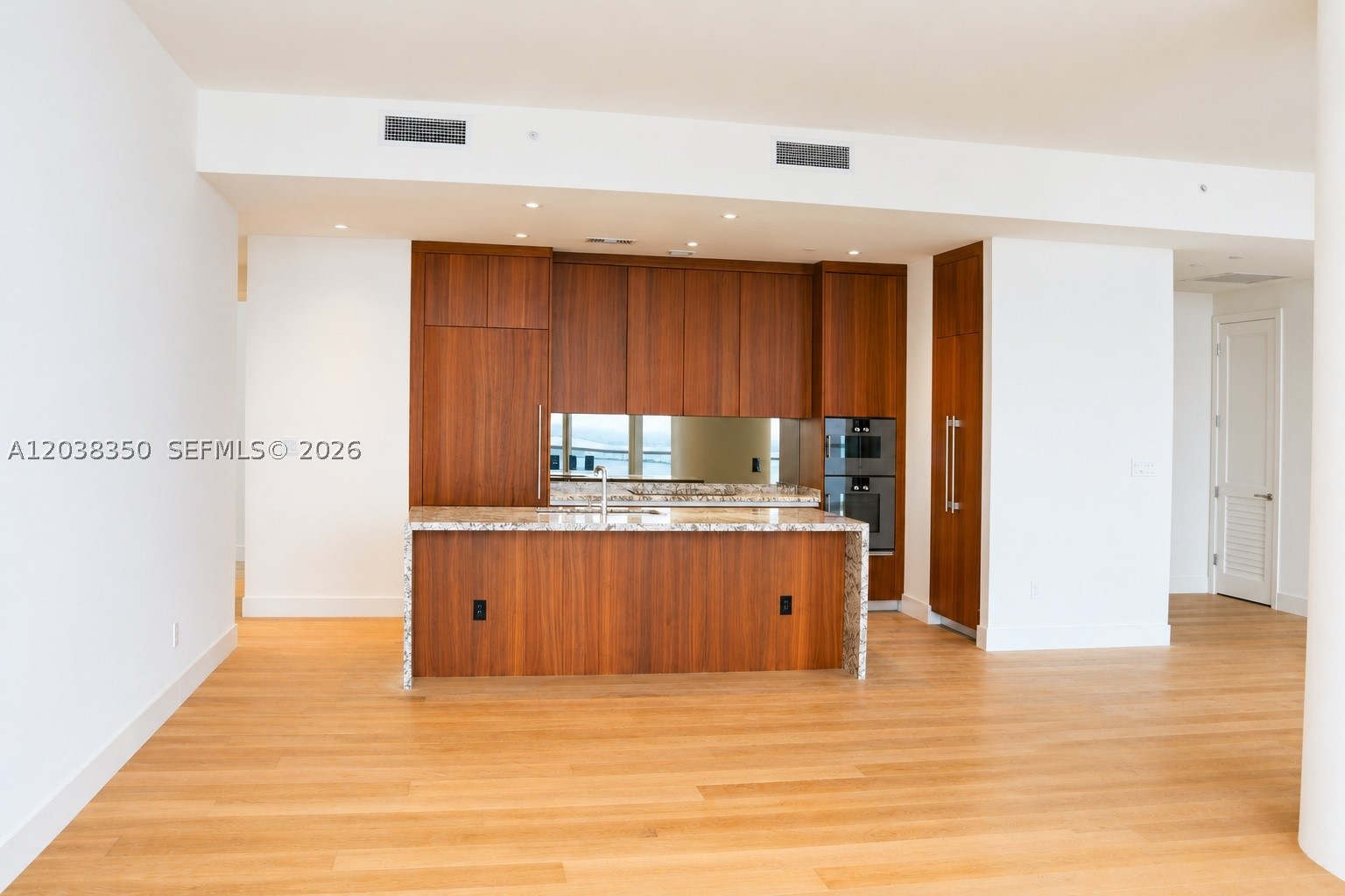 175 SE 25th Rd #3103 Miami, FL 33129