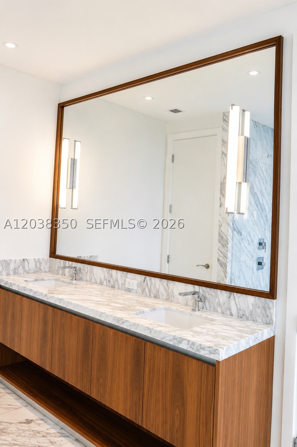 175 SE 25th Rd #3103 Miami, FL 33129