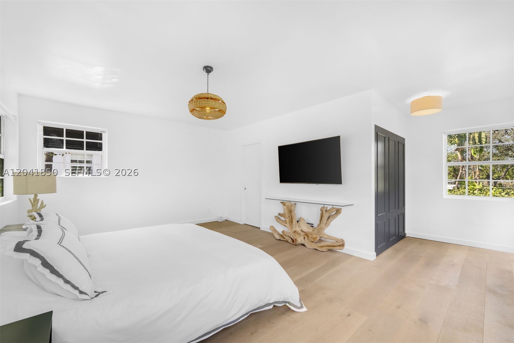 939 W 47th Ct Miami Beach, FL 33140