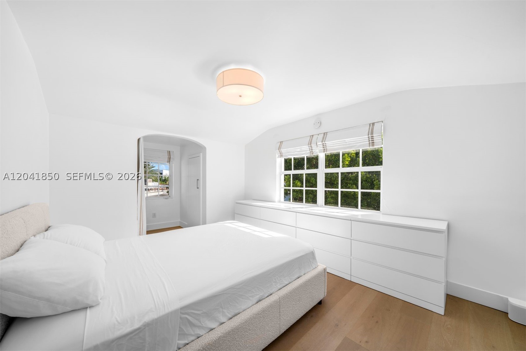 939 W 47th Ct Miami Beach, FL 33140