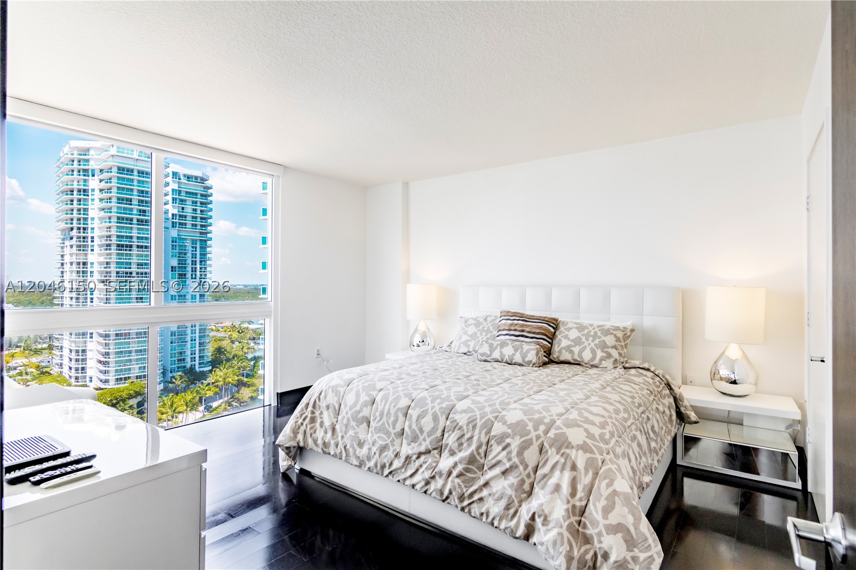 image St Tropez Sunny Isles11
