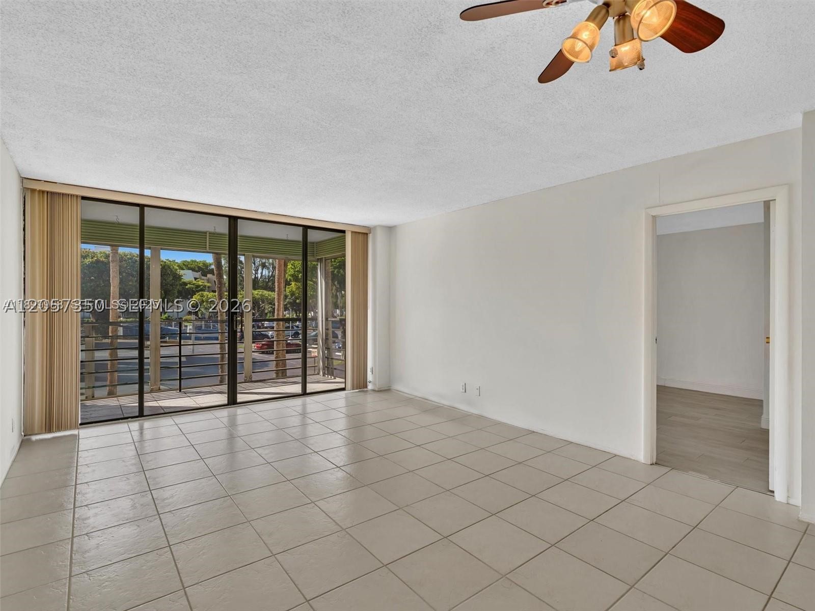 20500 W Country Clb Dr #203