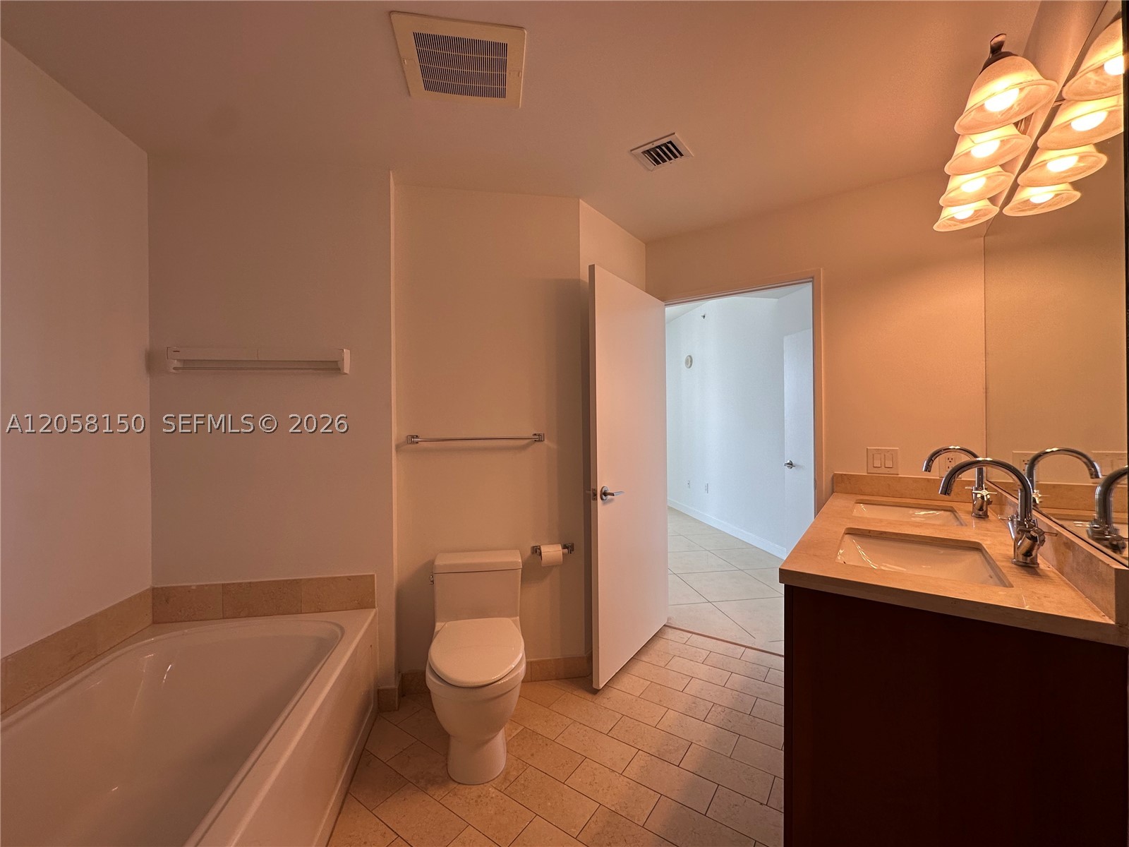 image Axis on Brickell North14