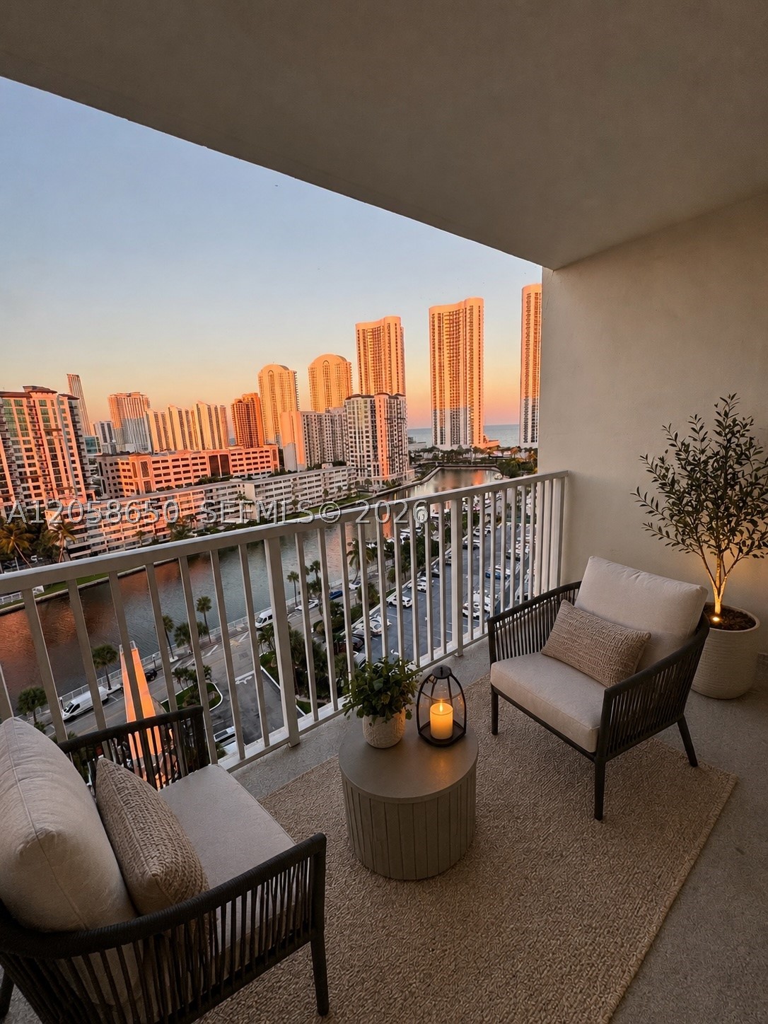 image Arlen House Condo10