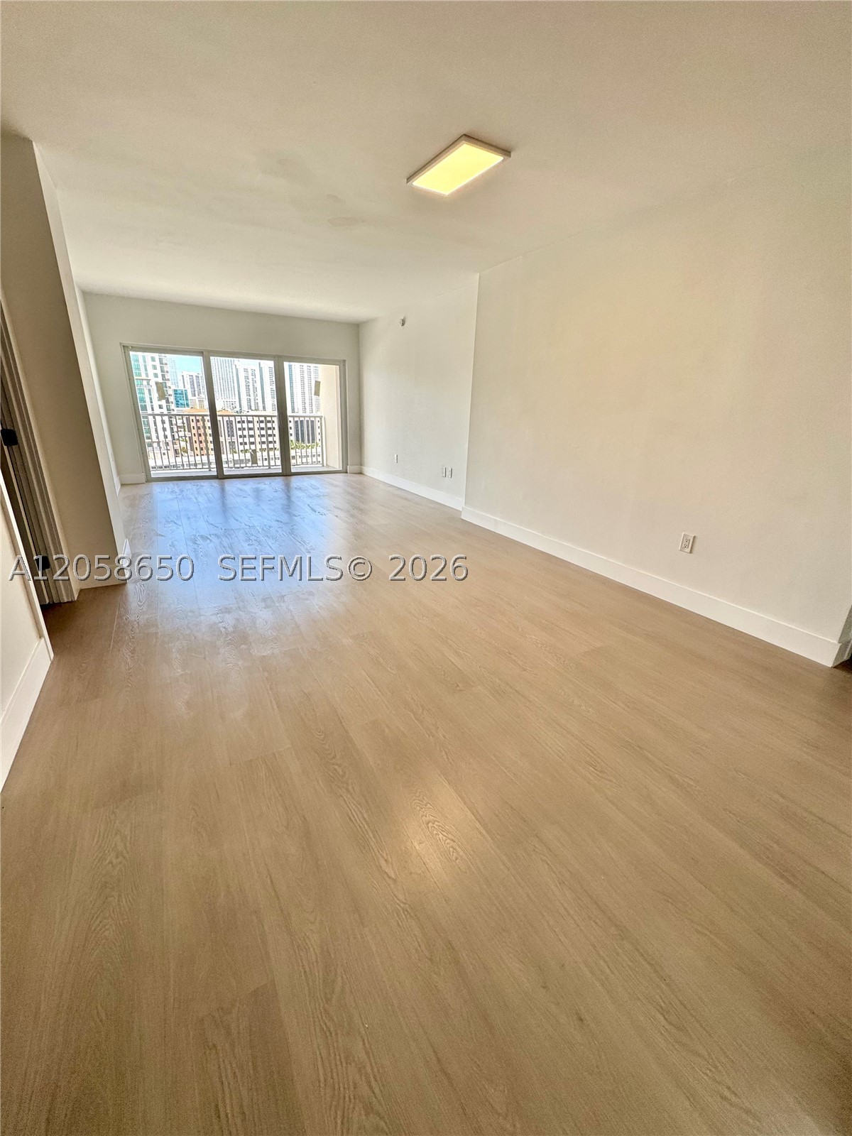 image Arlen House Condo1
