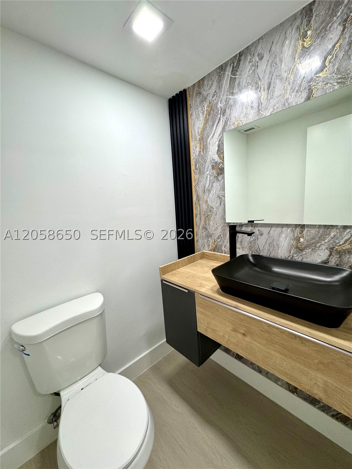 image Arlen House Condo5