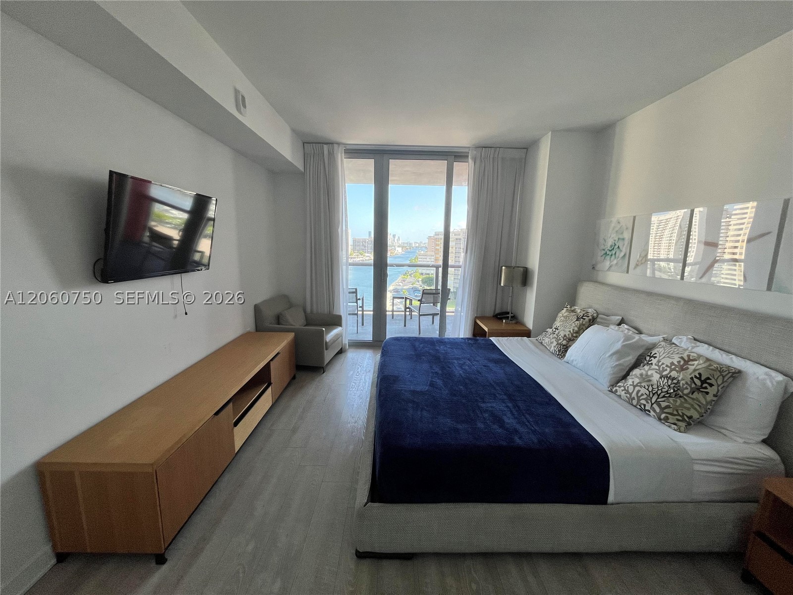 image Beachwalk Condominium3