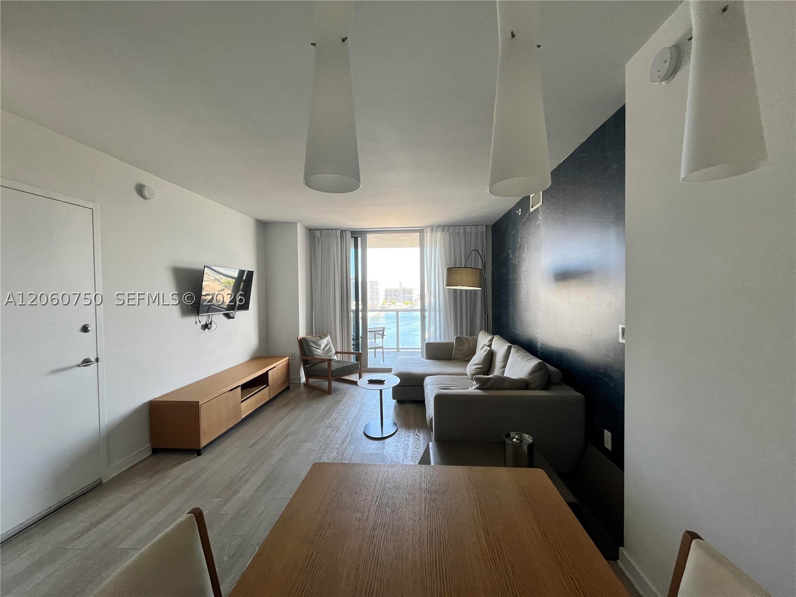 image Beachwalk Condominium4