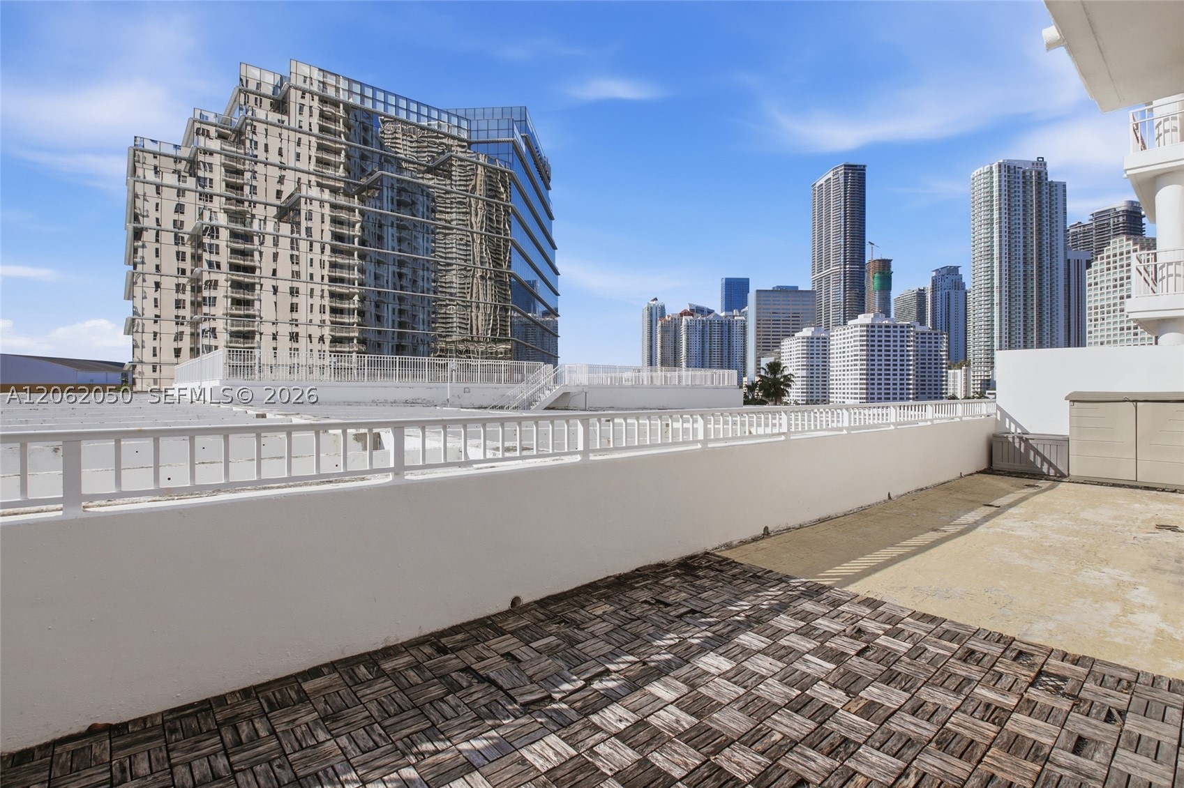 image Courvoisier Courts17