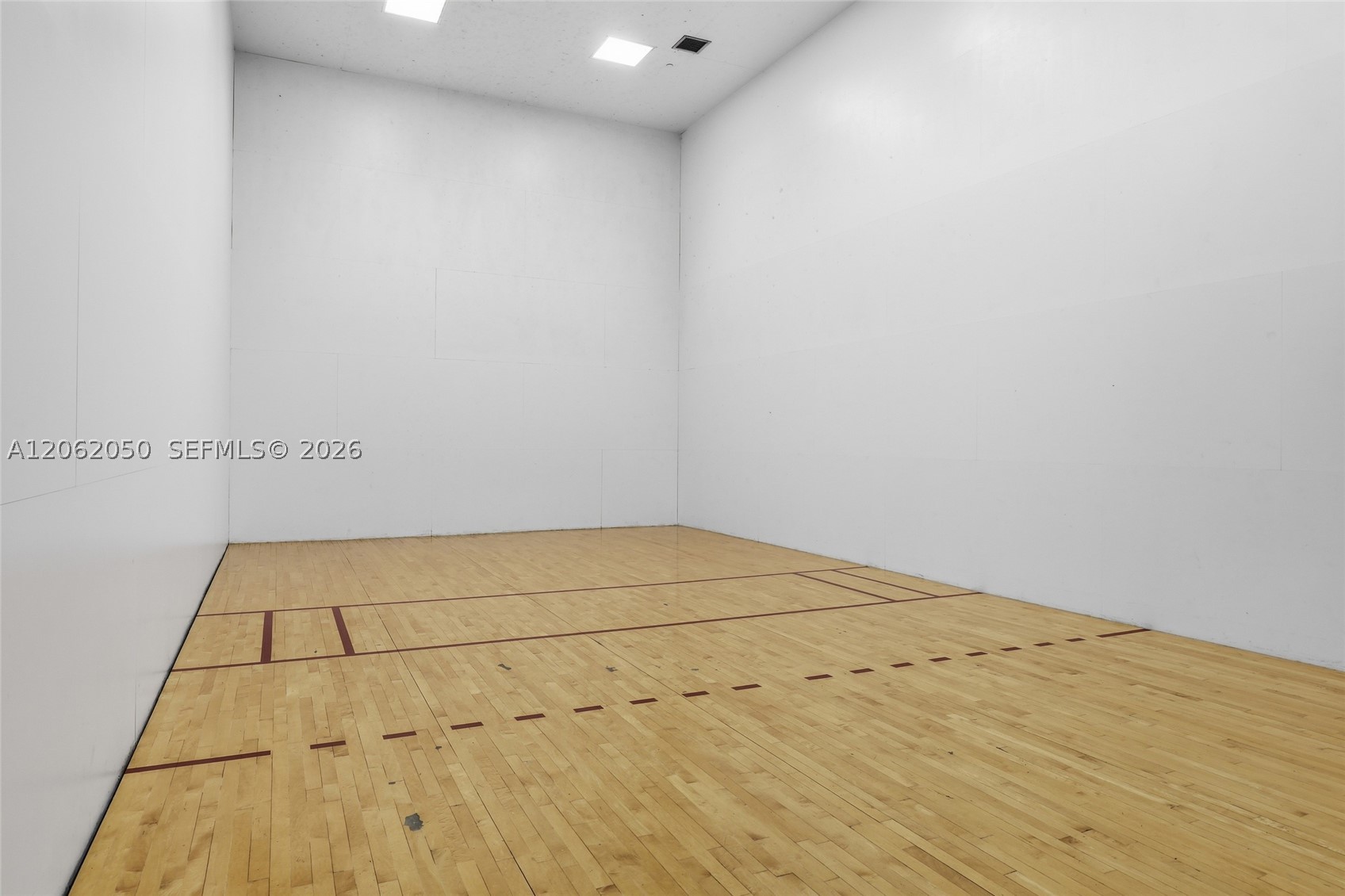 image Courvoisier Courts34