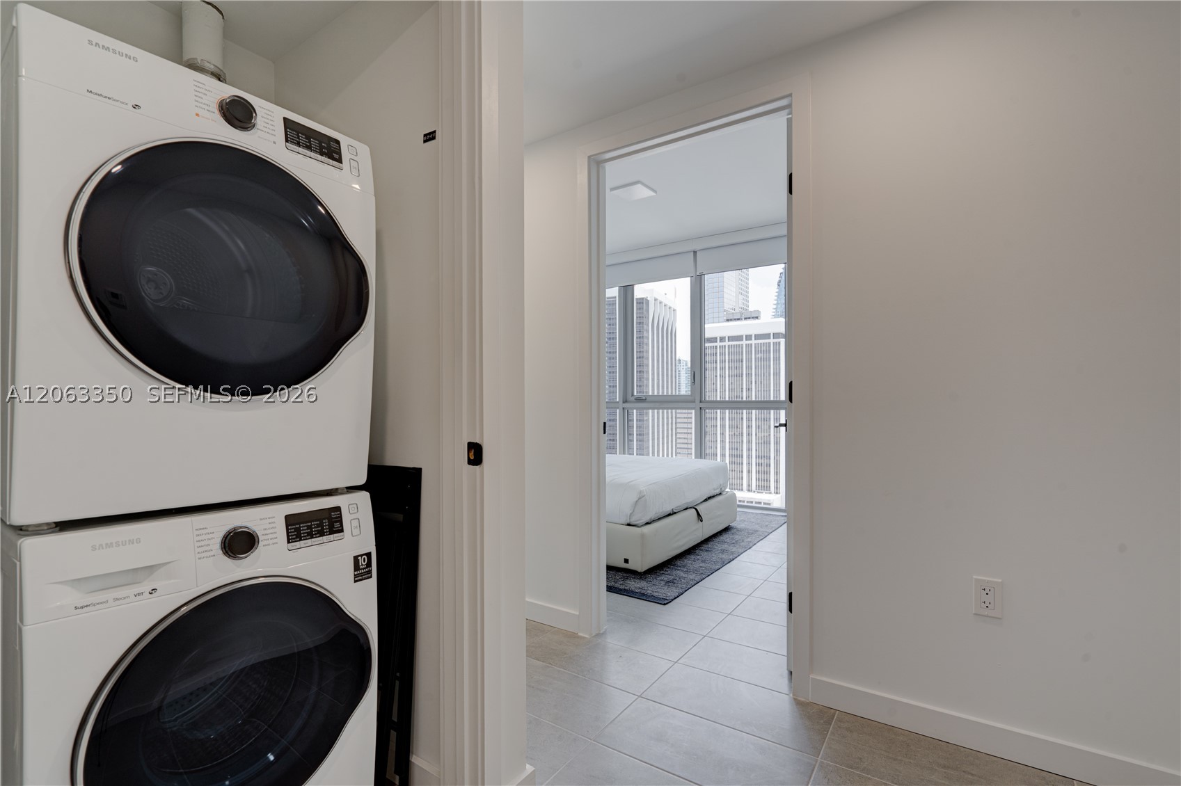 227 NE 2nd St #2500 Miami, FL 33132