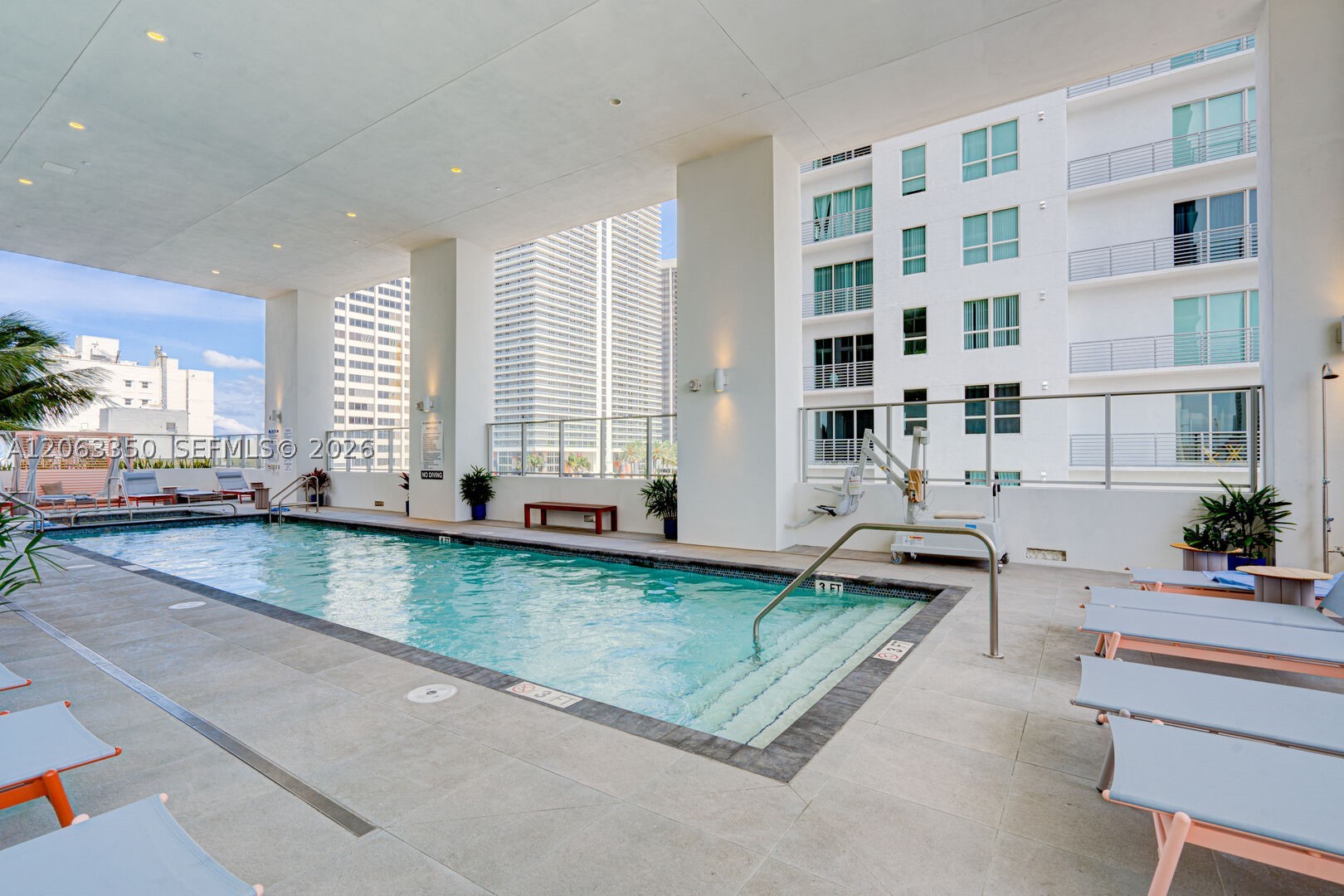 227 NE 2nd St #2500 Miami, FL 33132