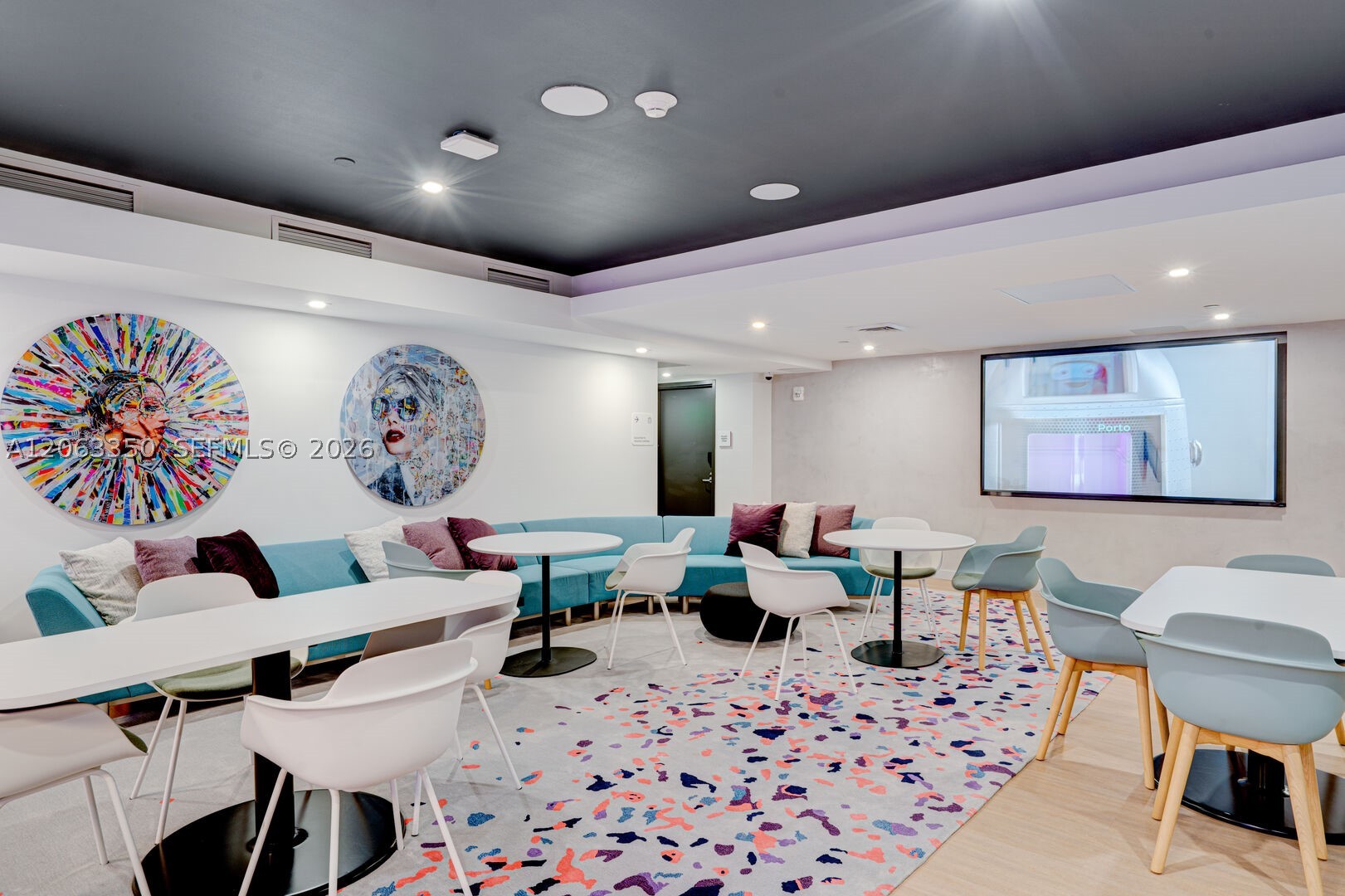 227 NE 2nd St #2500 Miami, FL 33132