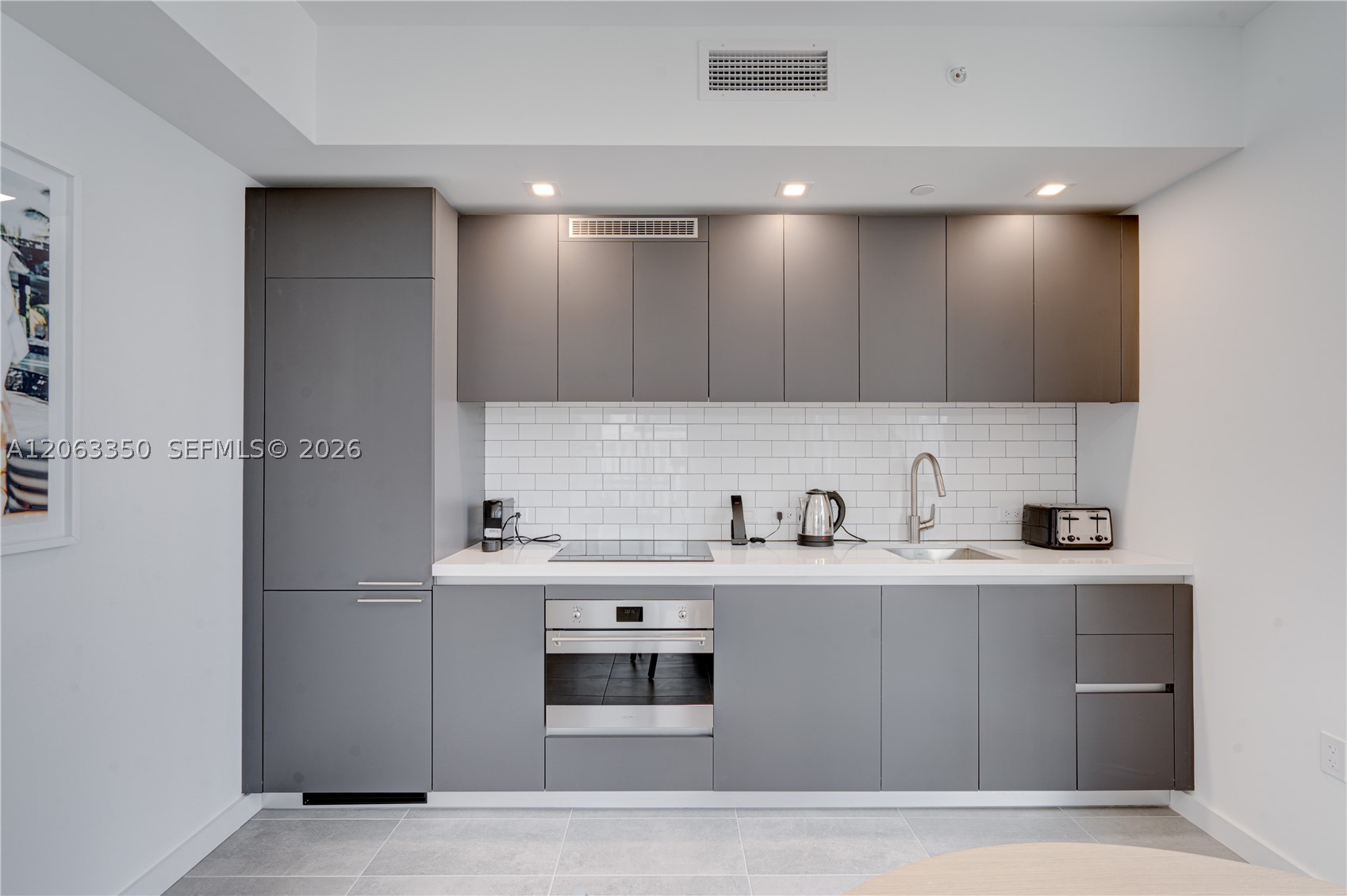 227 NE 2nd St #2500 Miami, FL 33132
