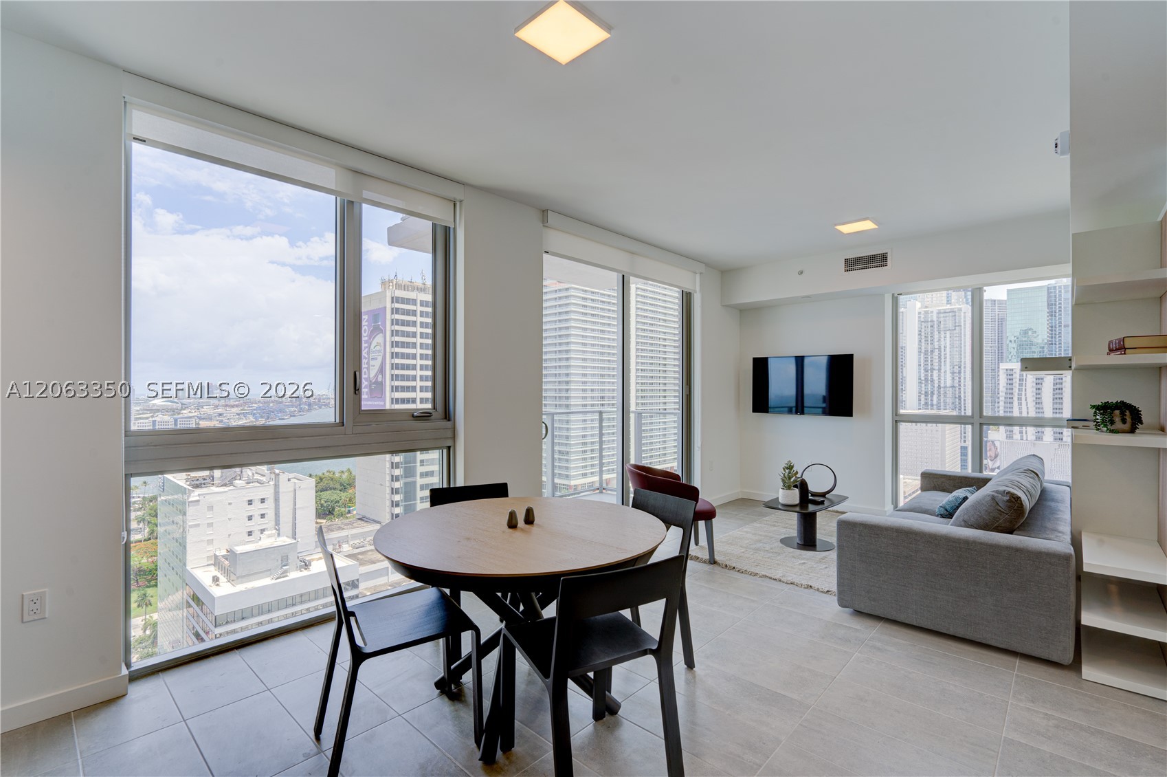 227 NE 2nd St #2500 Miami, FL 33132