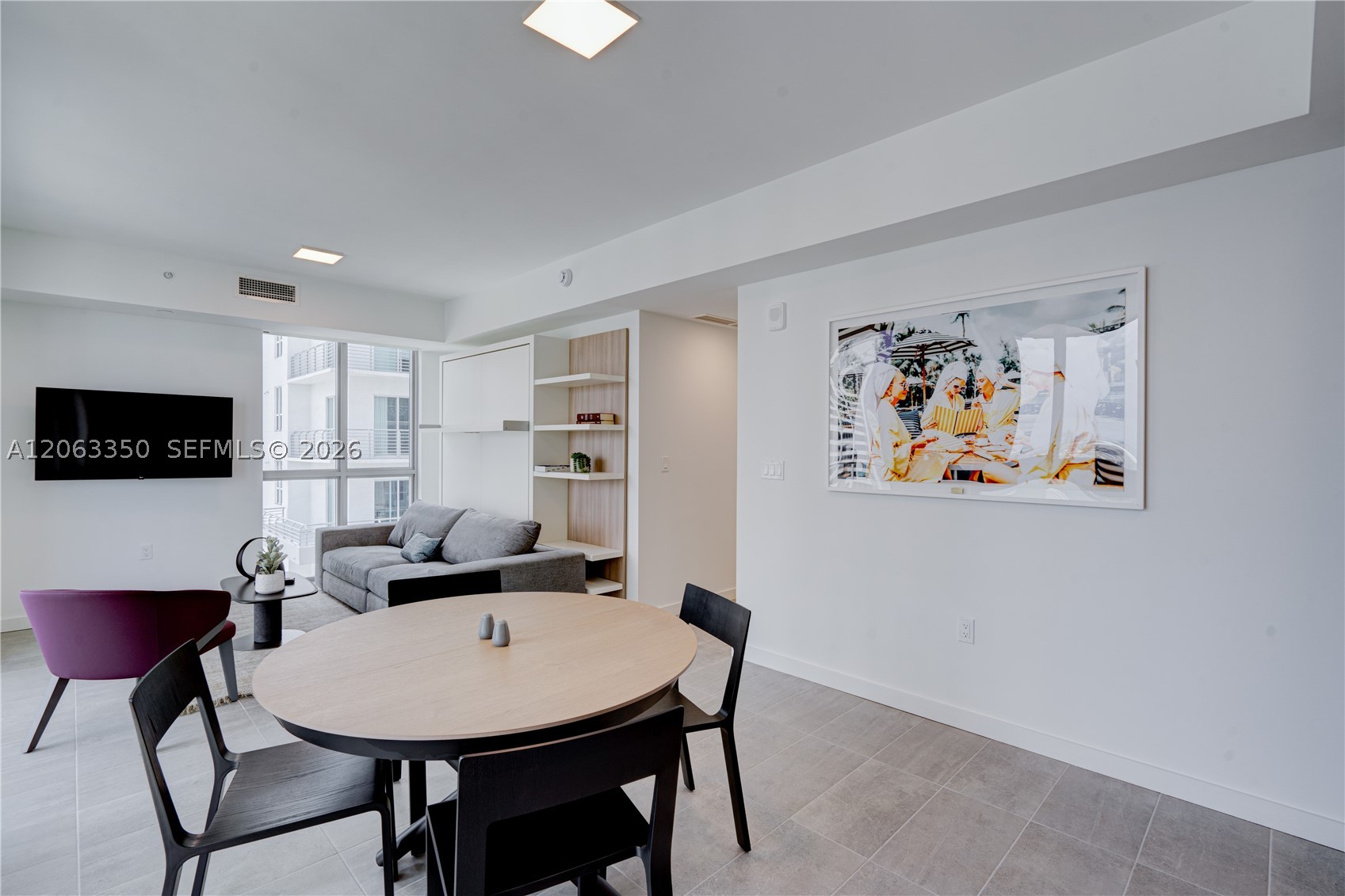 227 NE 2nd St #2500 Miami, FL 33132