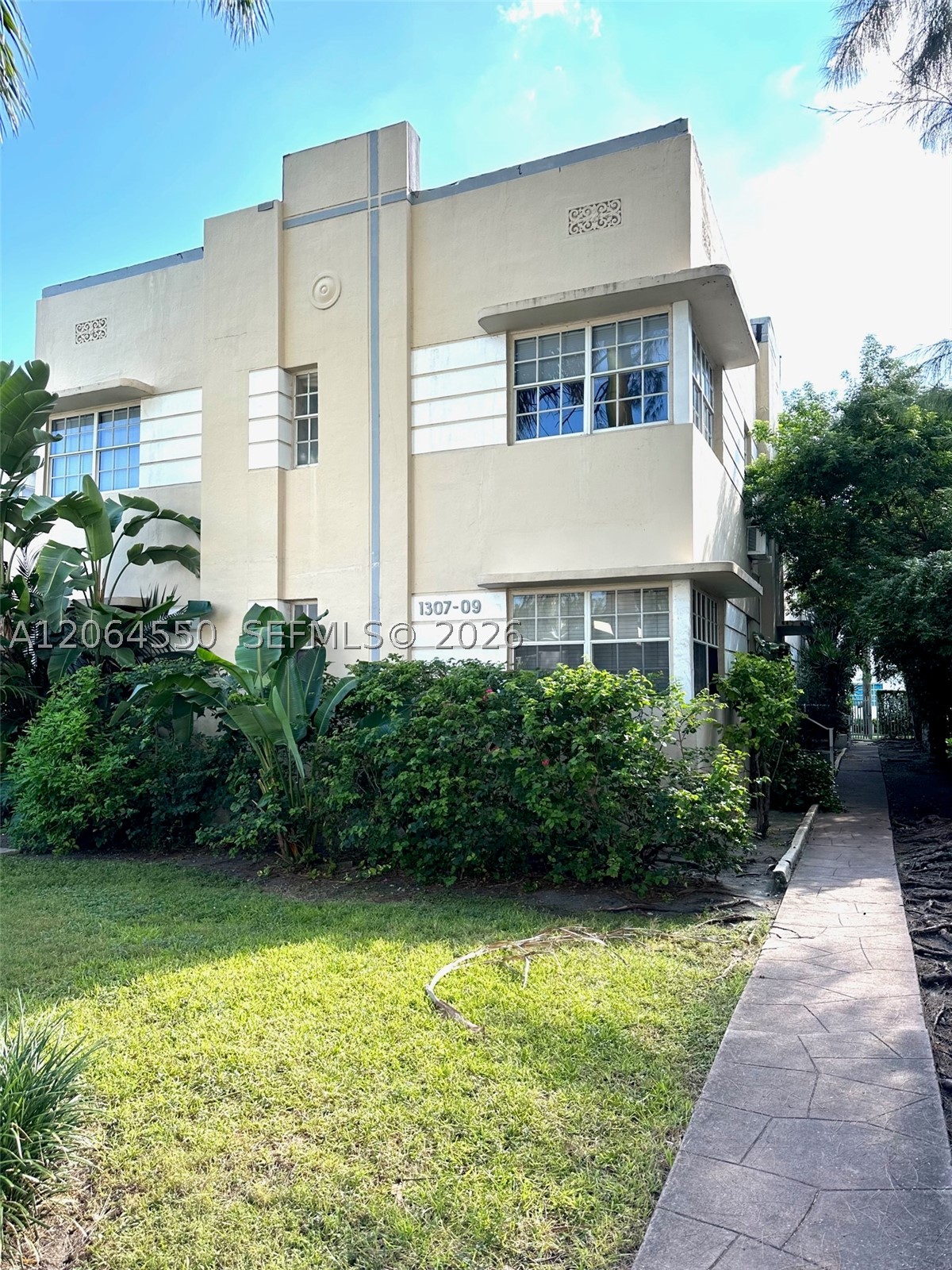 1309 Euclid Ave #8